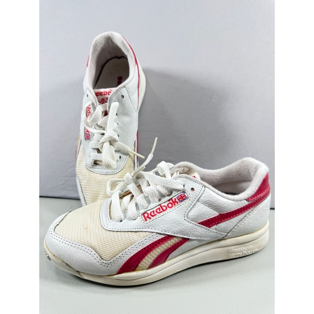 Vintage '80s Reebok Women's White and Red Walking Shoes Sneakers Size 6 USAC